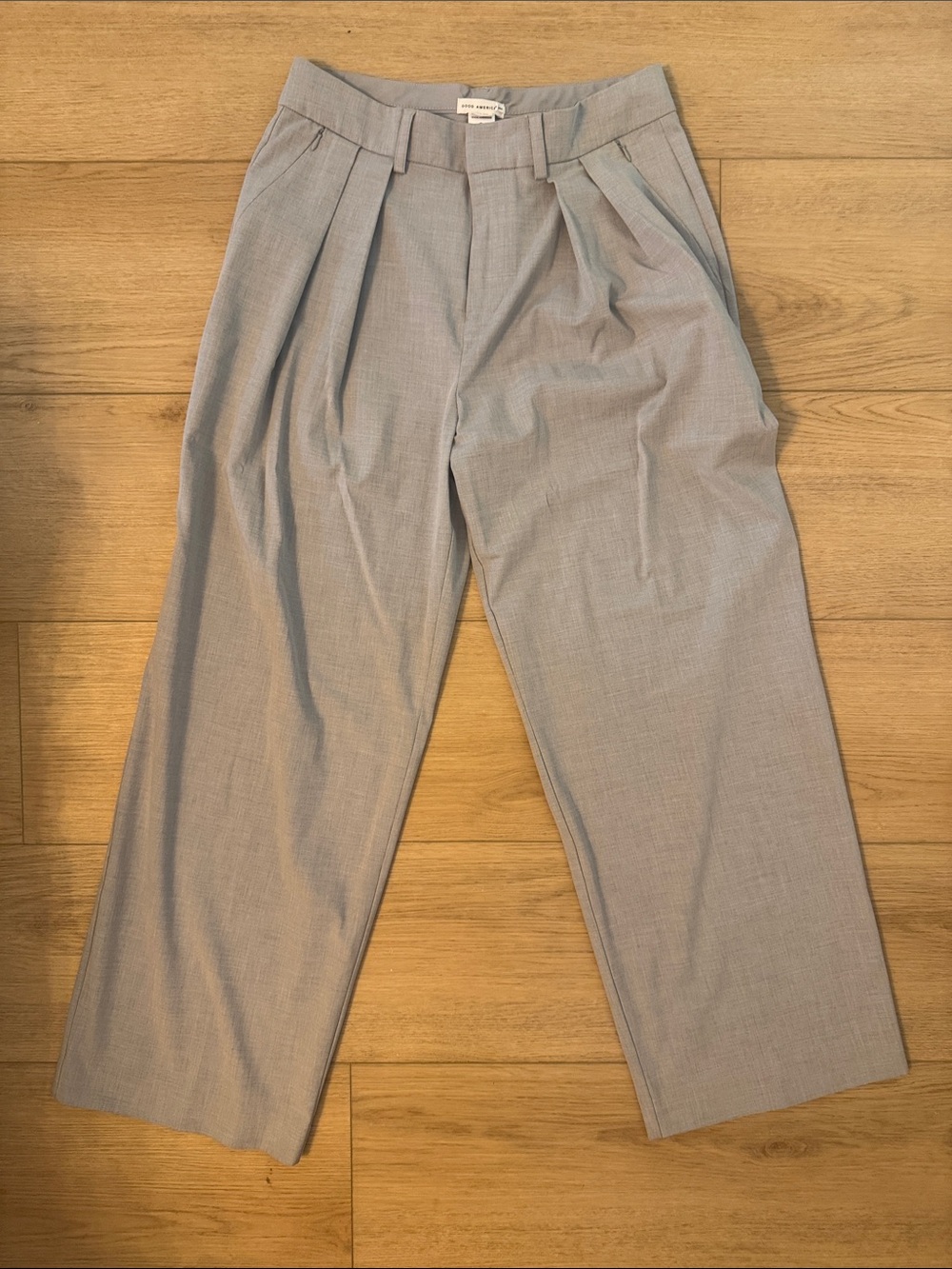 Good American Trousers light gray super cute great for fall. Size 29/8